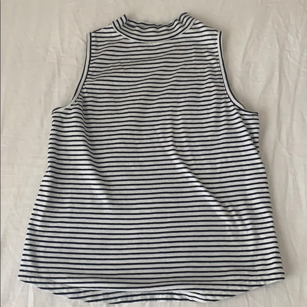 Universal Thread white and black tank